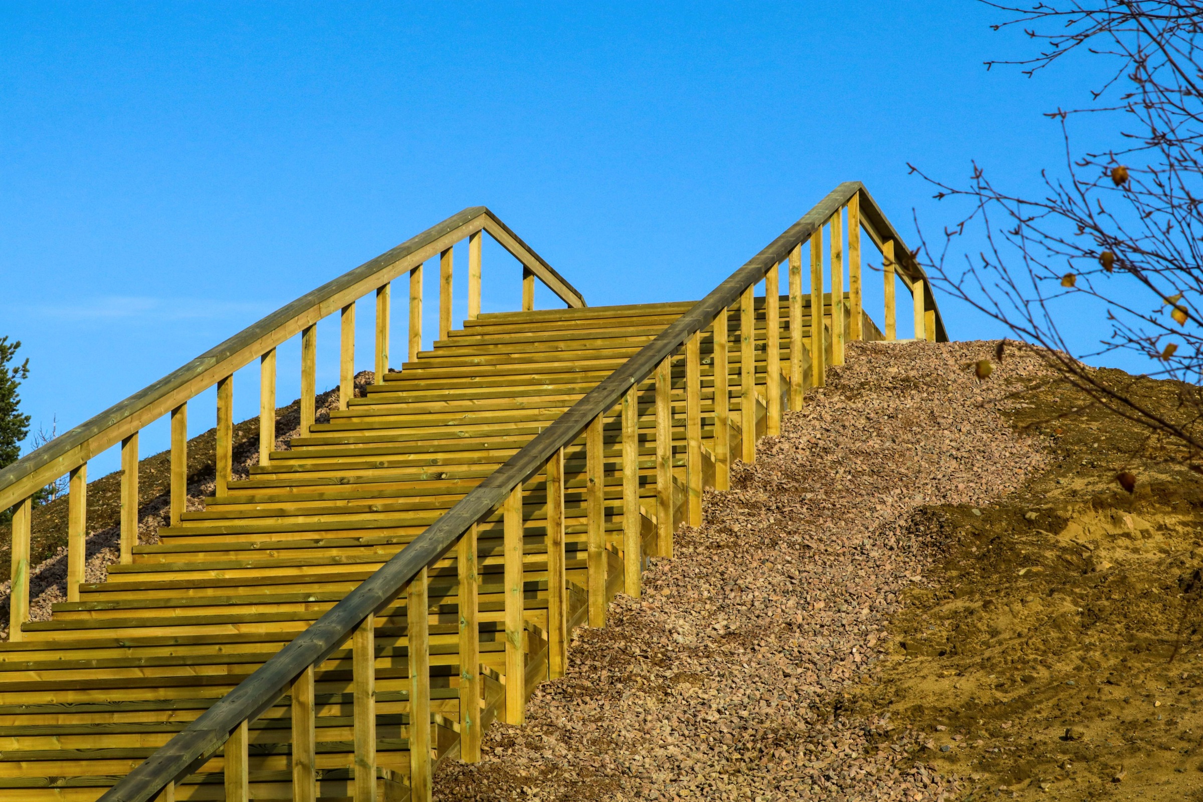 Kuntoportaat rakennusvaiheessa