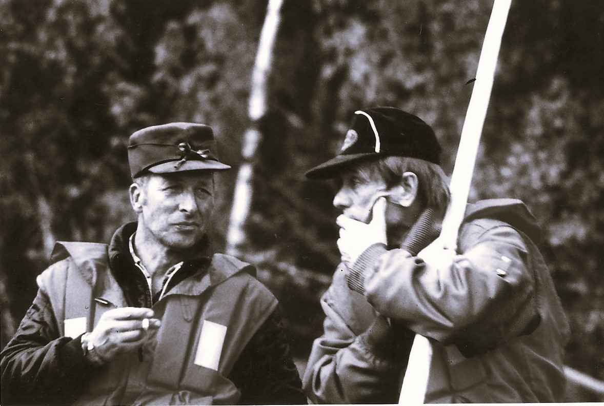 Kuvassa kaksi vanhaa Lapin uittojätkää, Ossi Keränen ja Pauli Yliaska.