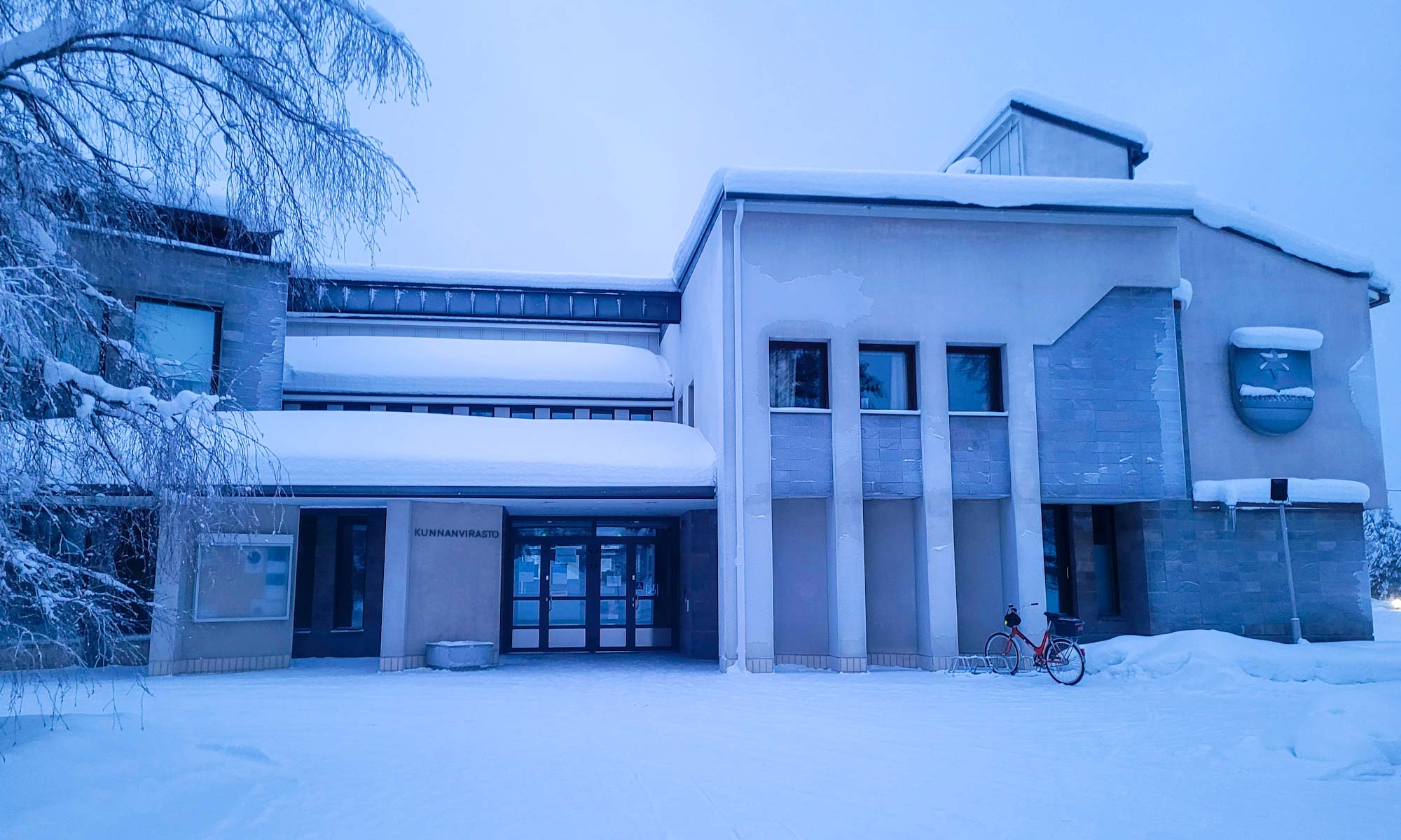 Kunnanvirasto pimeänä