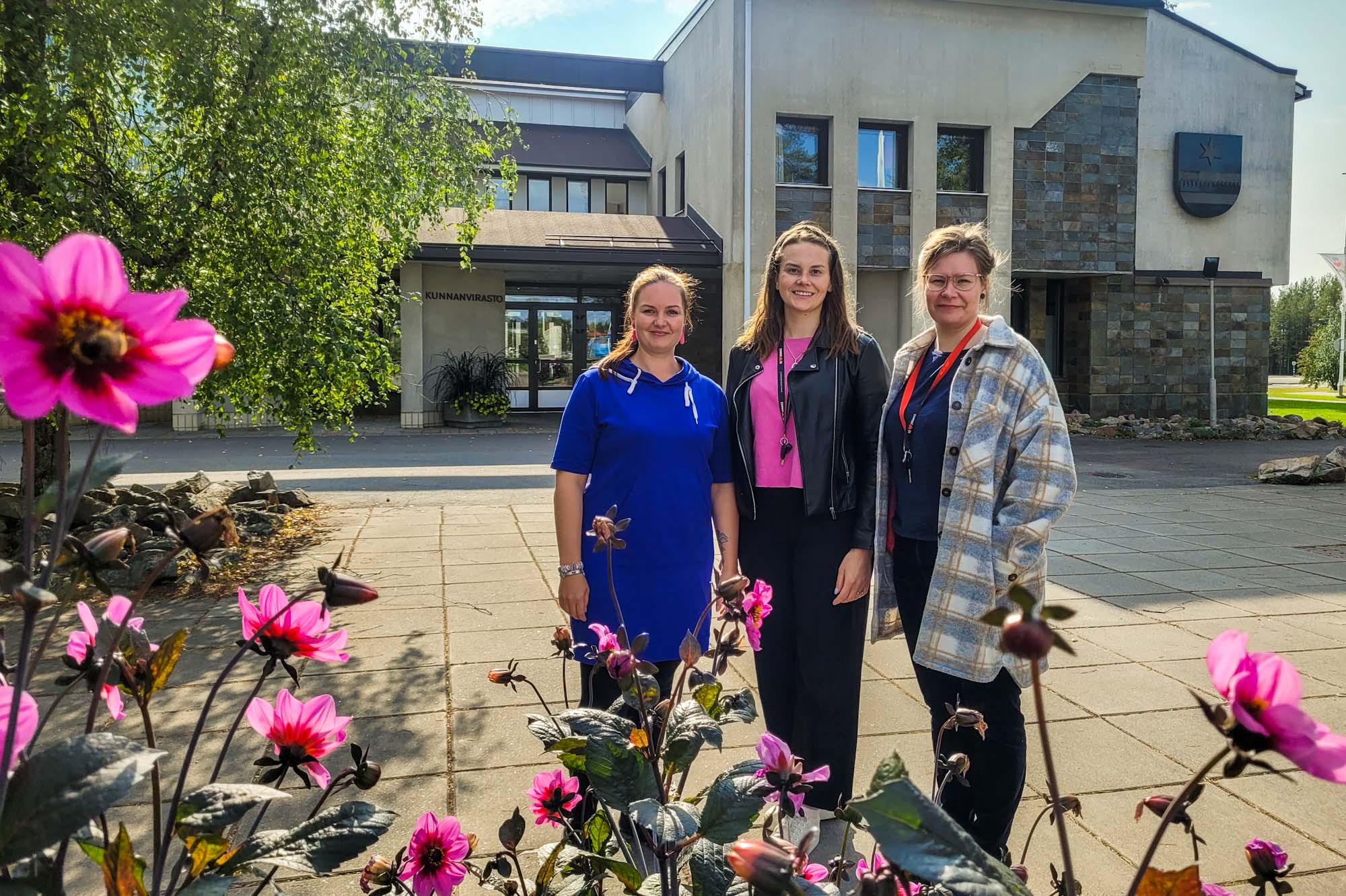 Yhteiskuvassa Heli Illikainen, Elina Seppälä ja Senja Lakela-Pyykkönen.