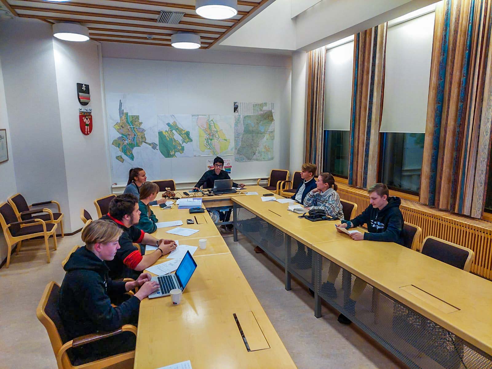 Nuorisovaltuusto kokous